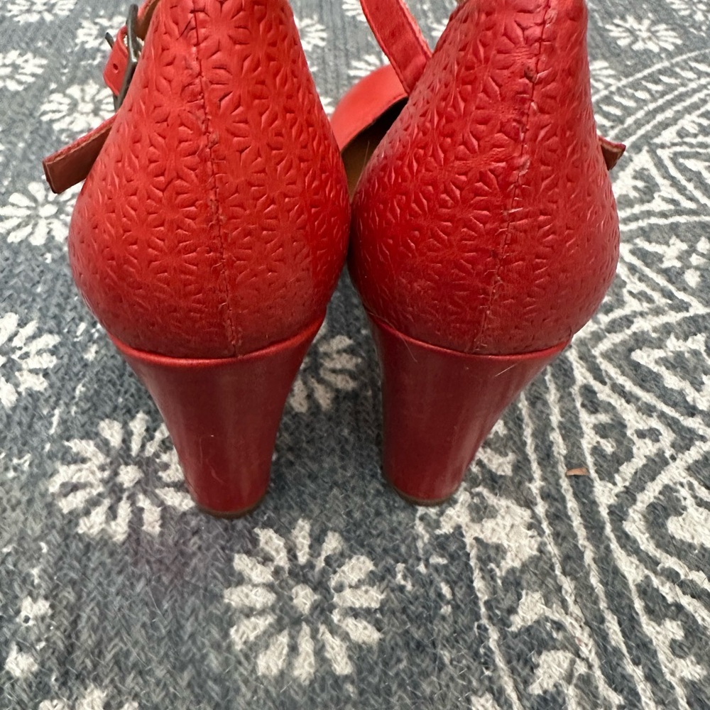 Miz Mooz Vibrant Red Wedge Shoes - Picture 4 of 6